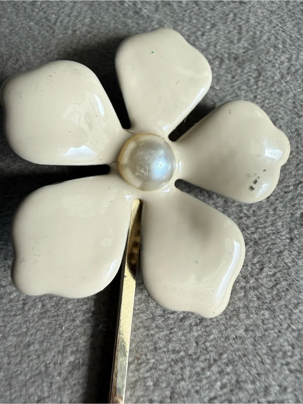 Cream Flower Bobby Pin Hair Clip with Pearl Center